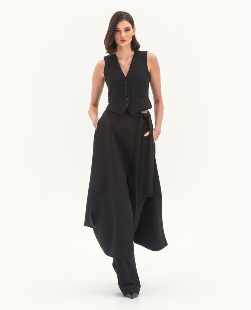 Комплект: жилет, брюки, юбка